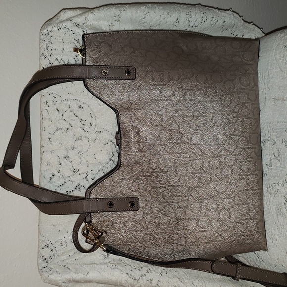 Calvin Klein large tote with detachable shoulder strap - Picture 3 of 10